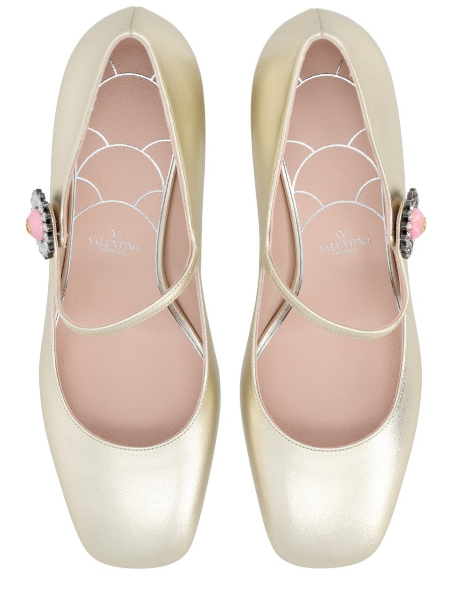 SANDAL 