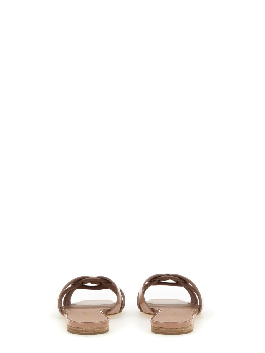 SANDAL 