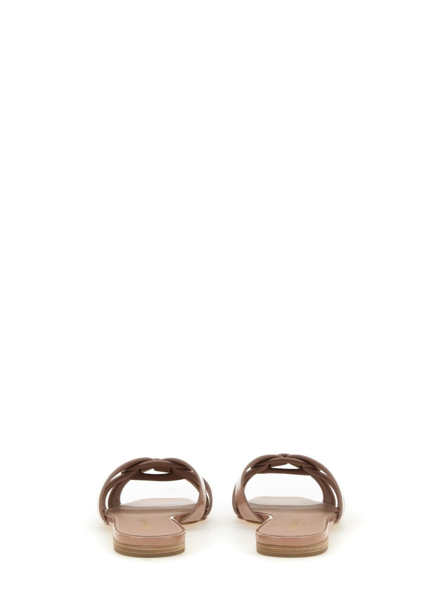 SANDAL 