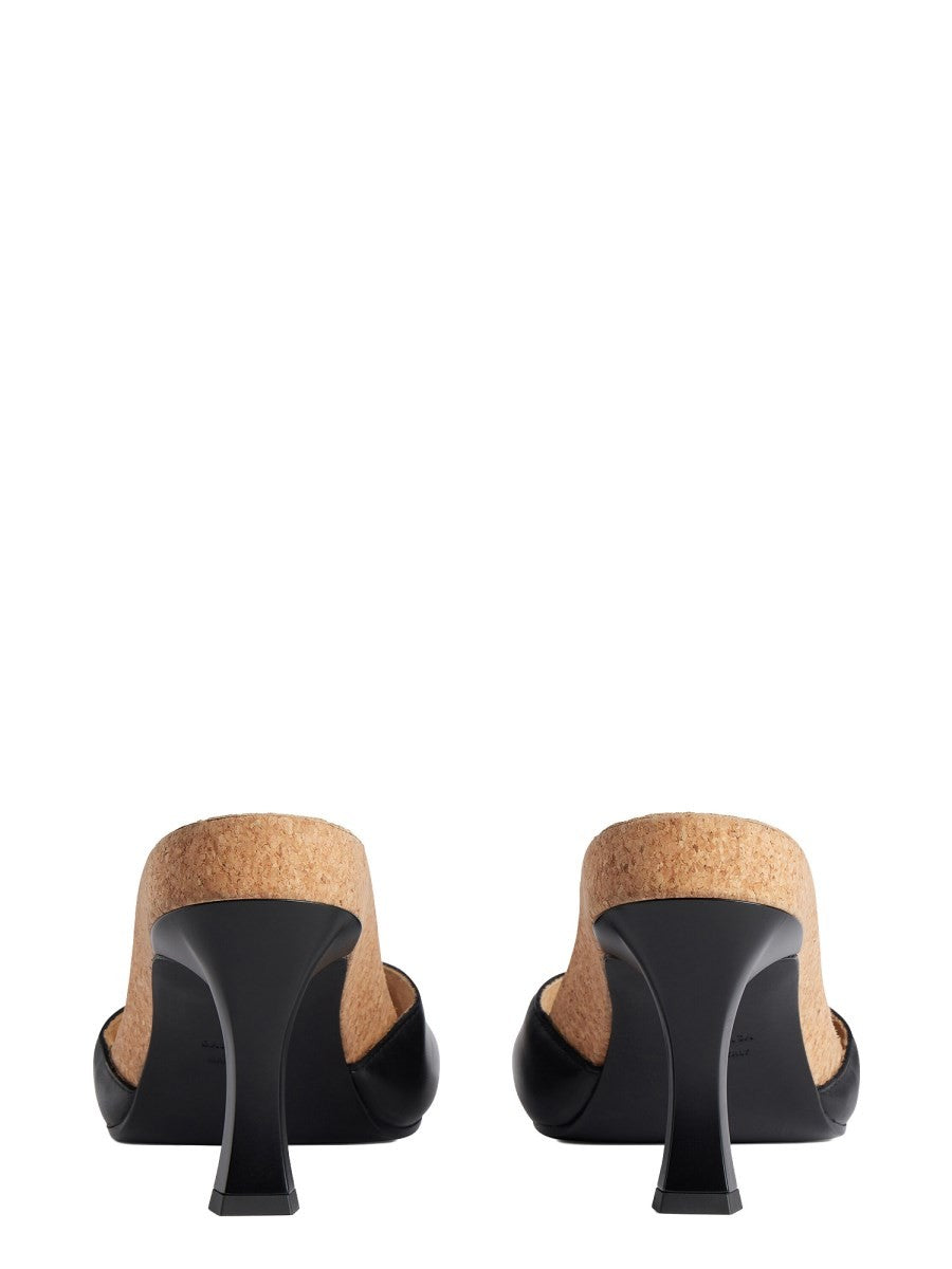 SANDAL 