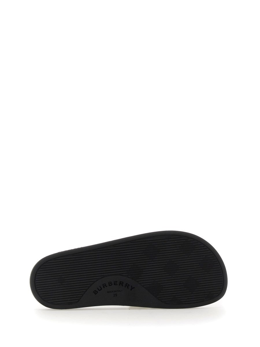 SANDAL 