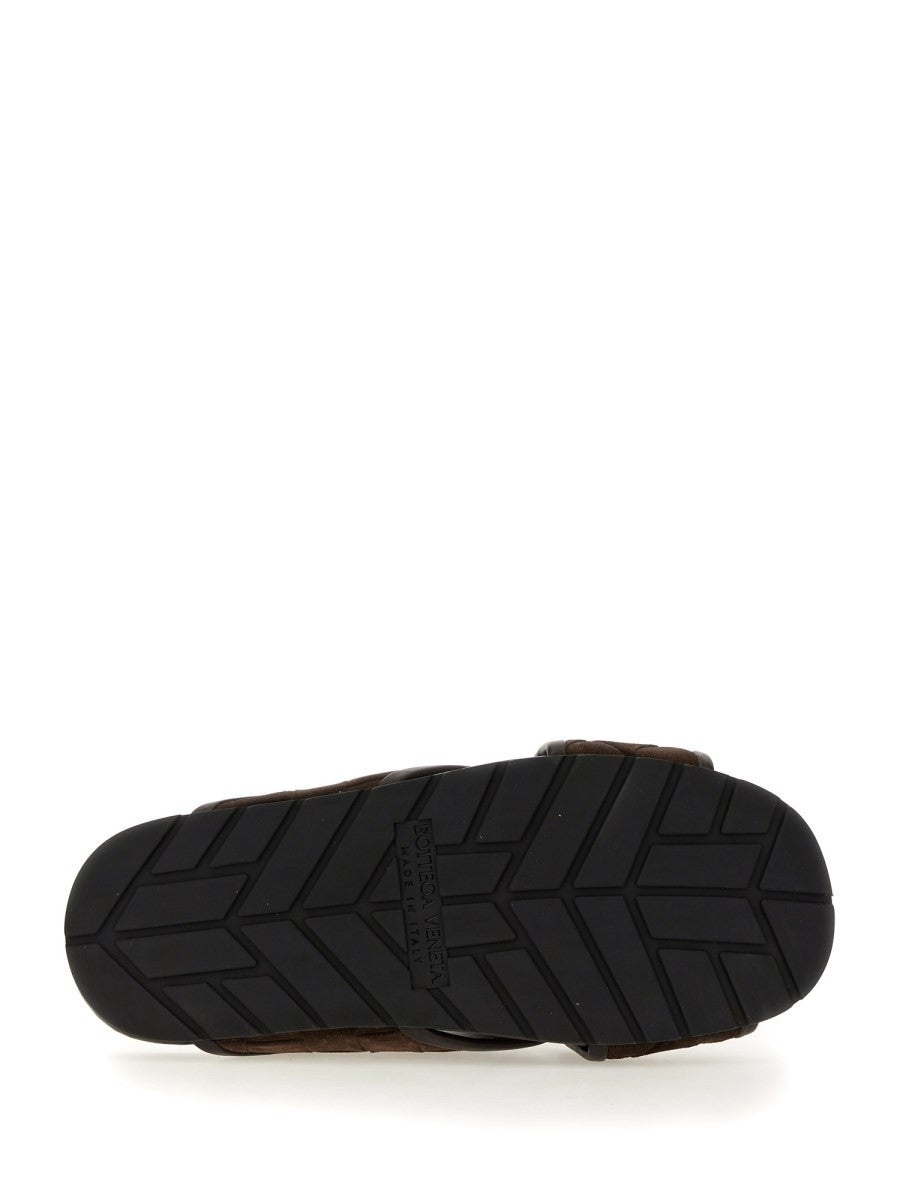 SANDAL 
