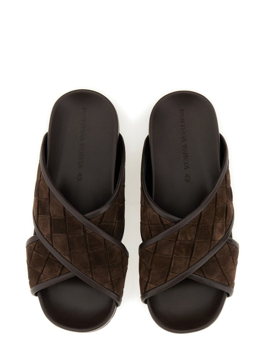 SANDAL 