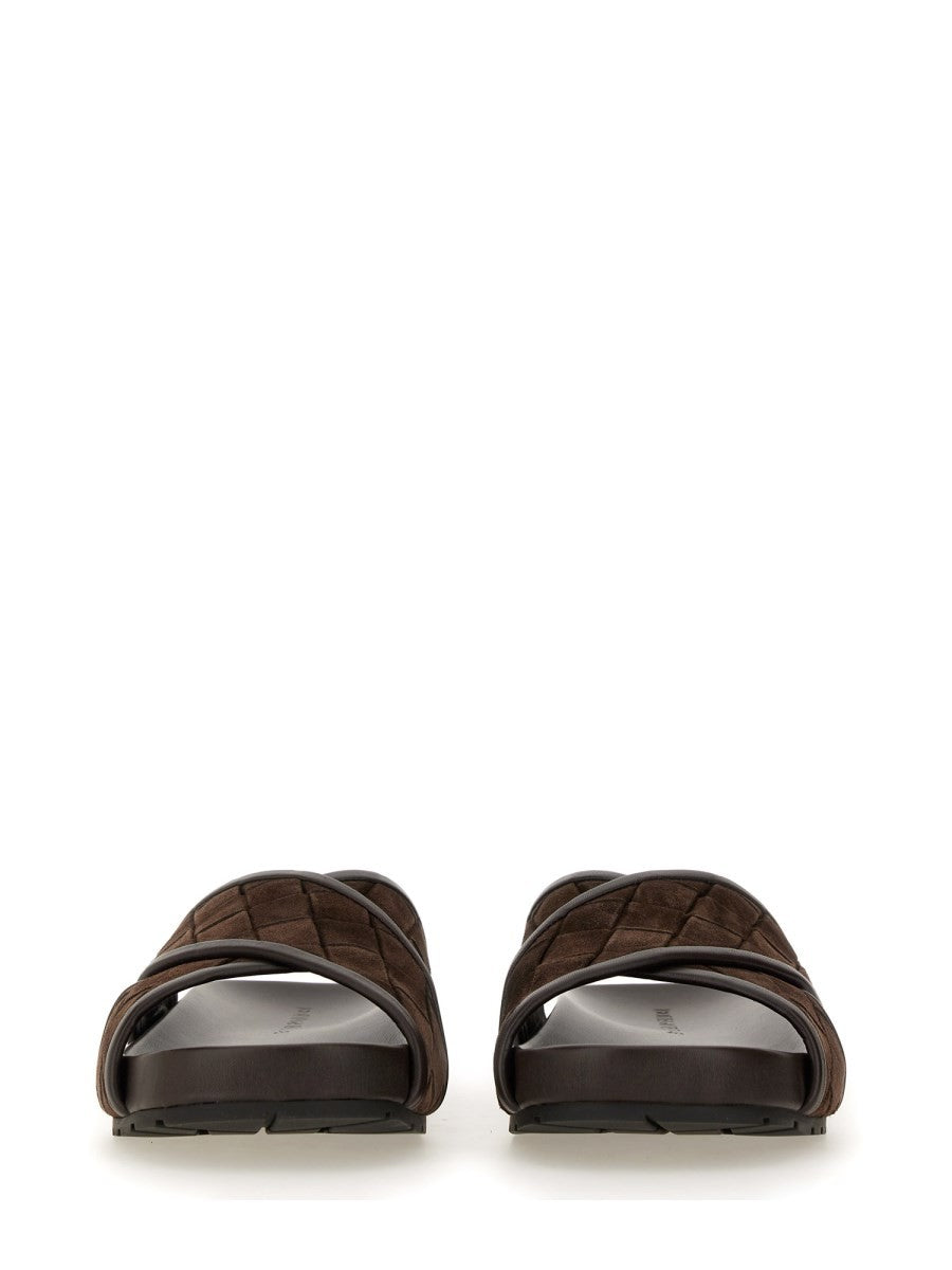 SANDAL 