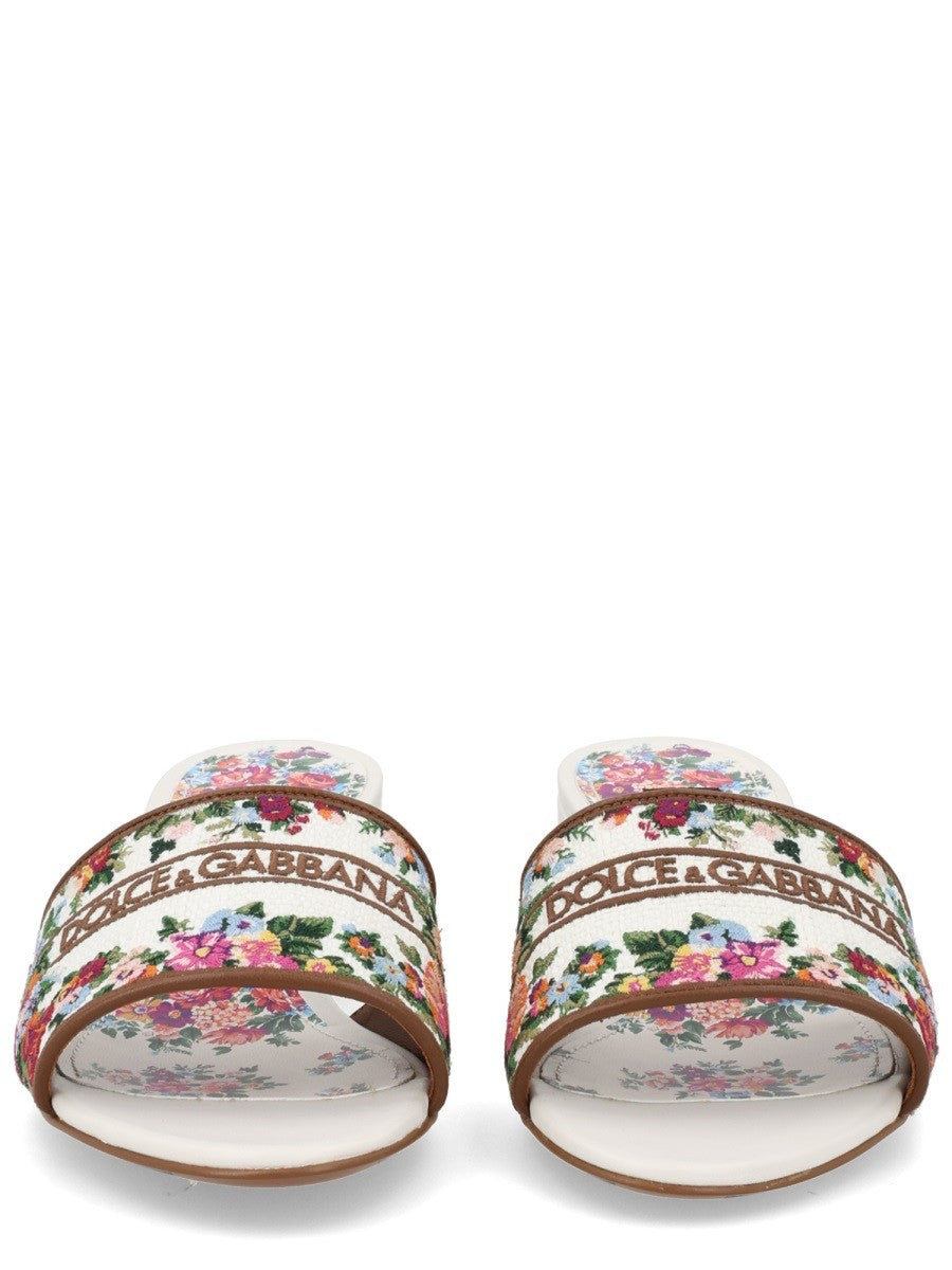 SANDAL WITH EMBROIDERY