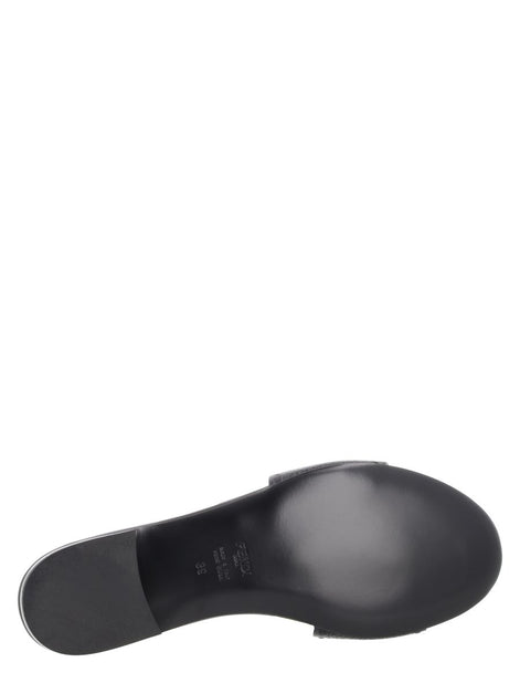 Fendi SLIDE "BAGUETTE" IN PELLE NERA