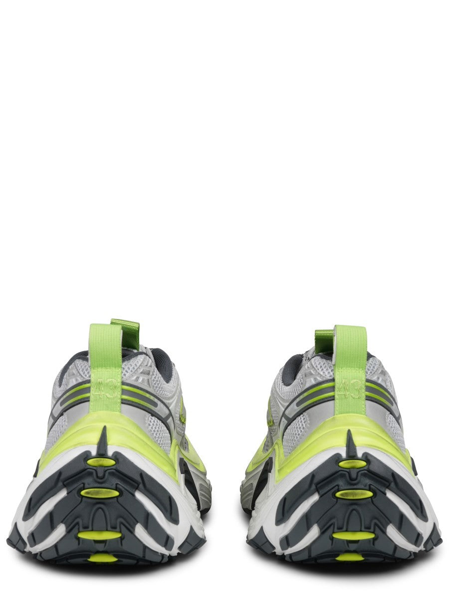 SNEAKER 
