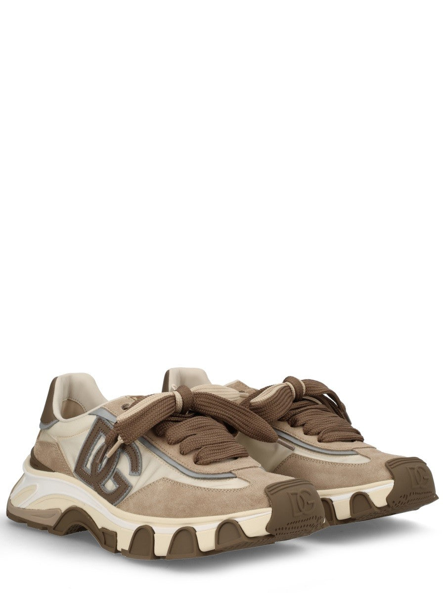 SNEAKER 