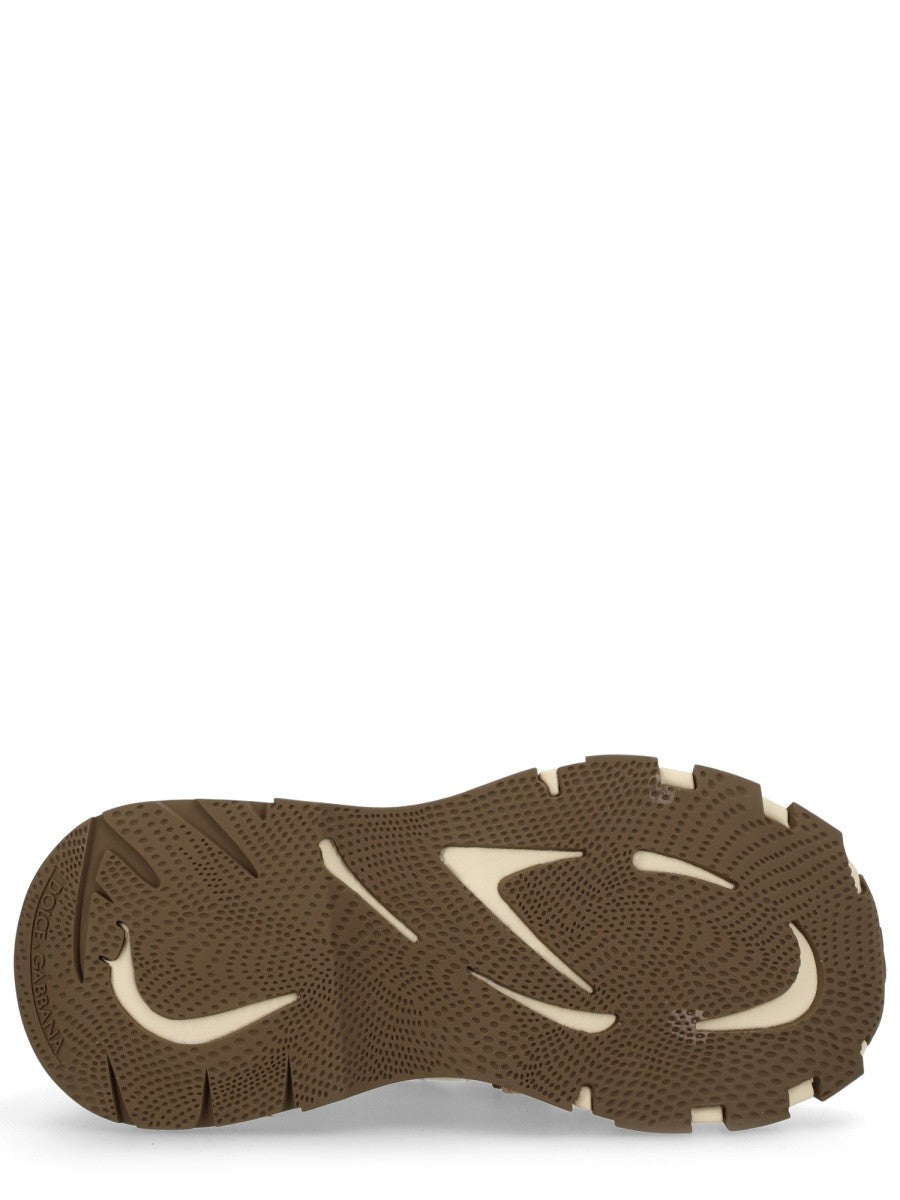SNEAKER 