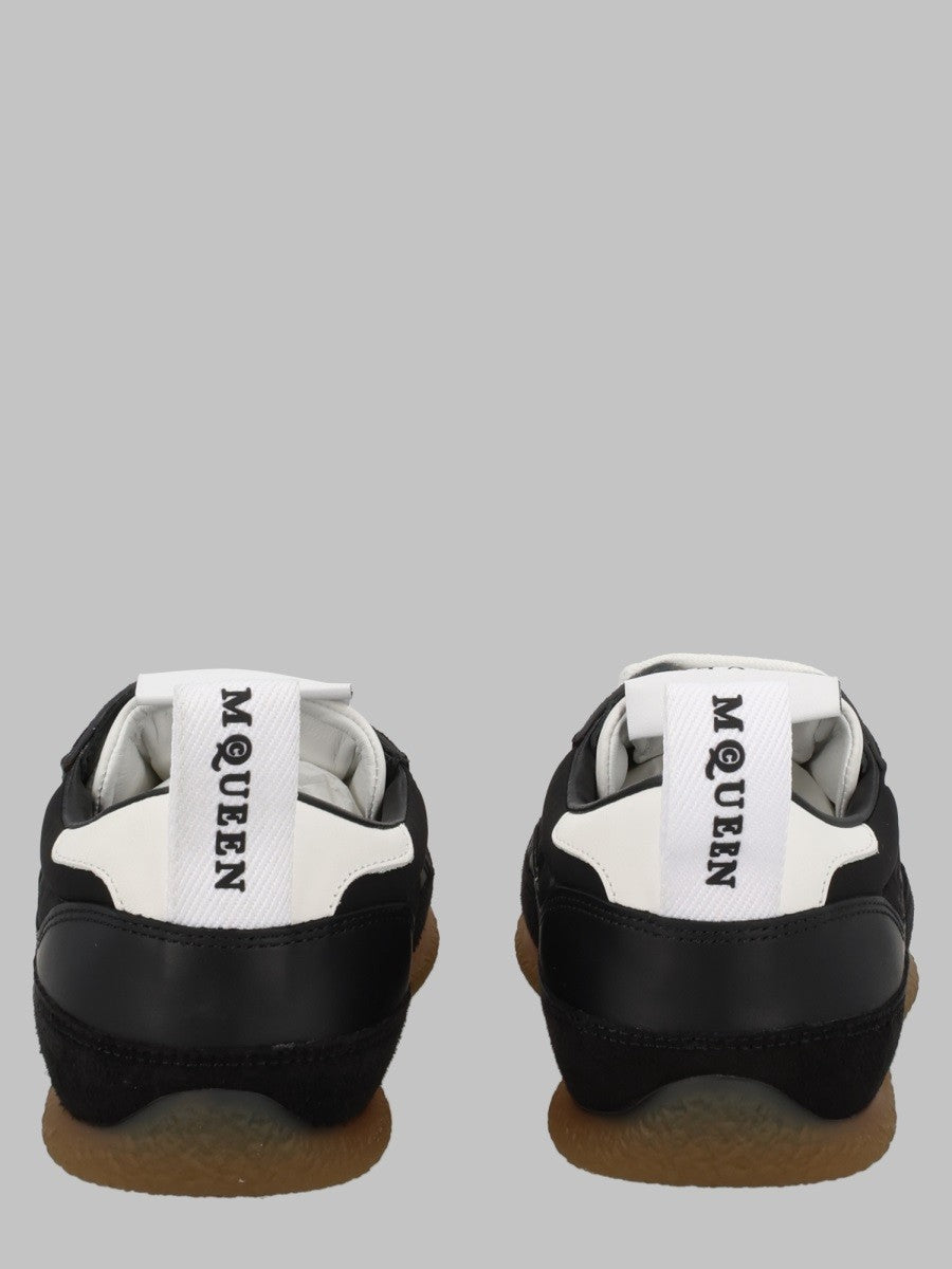 SNEAKER 