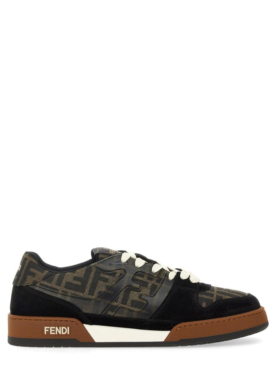 SNEAKER 