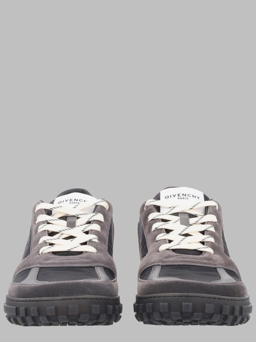 Sneaker 