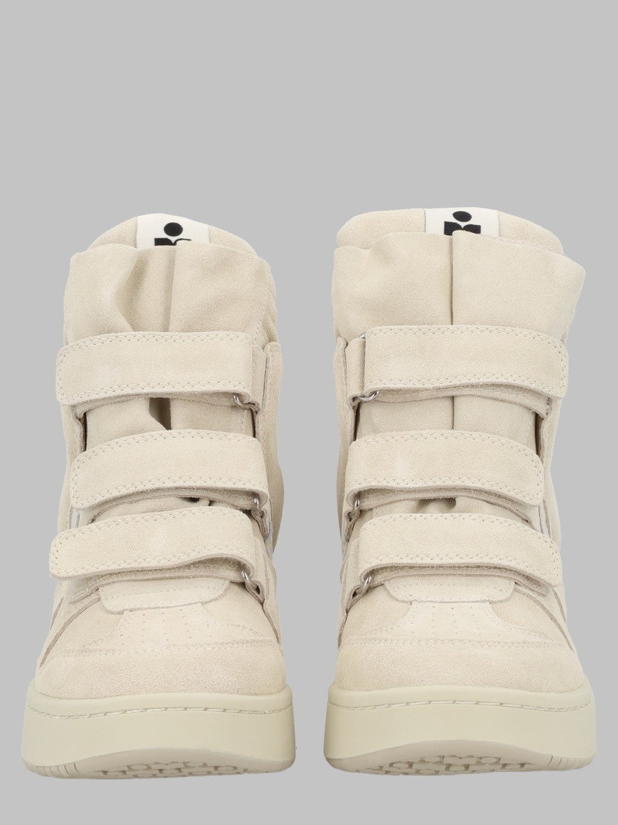 SNEAKER 