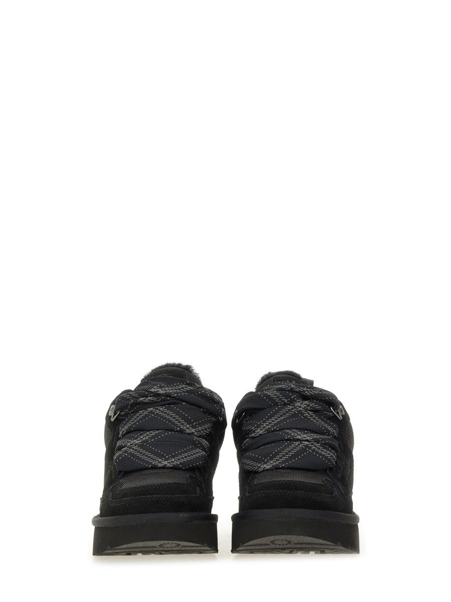 SNEAKER 
