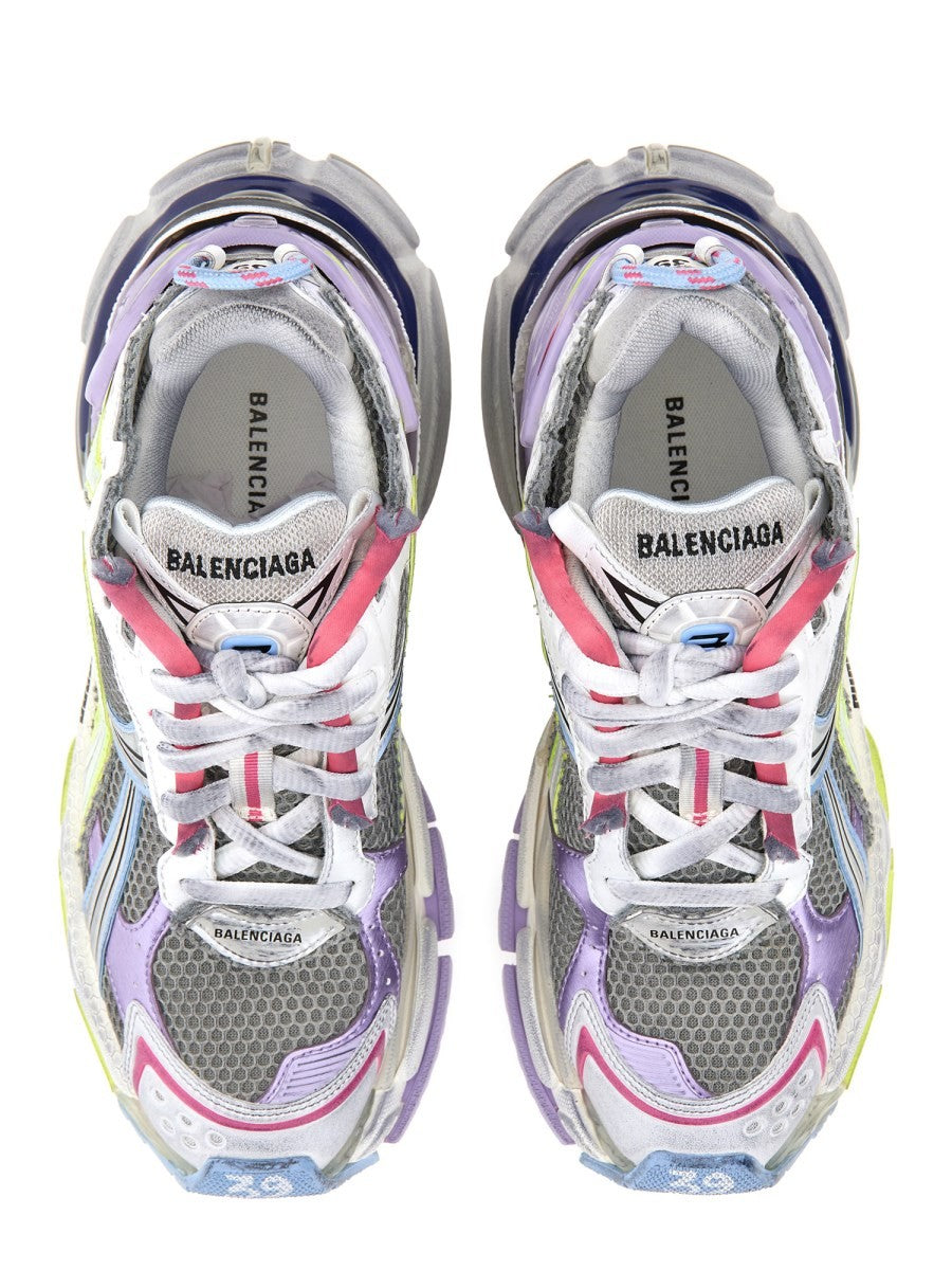 SNEAKER RUNNER