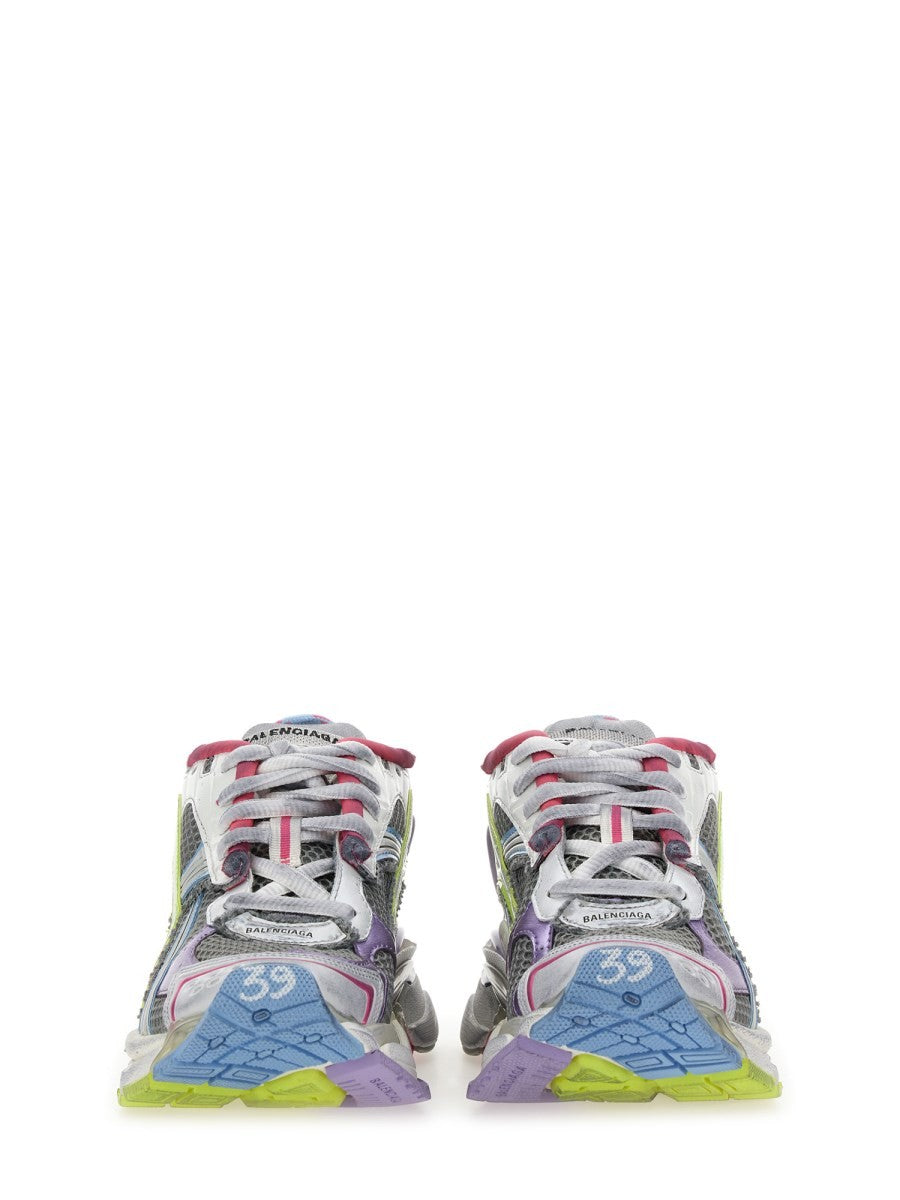 SNEAKER RUNNER