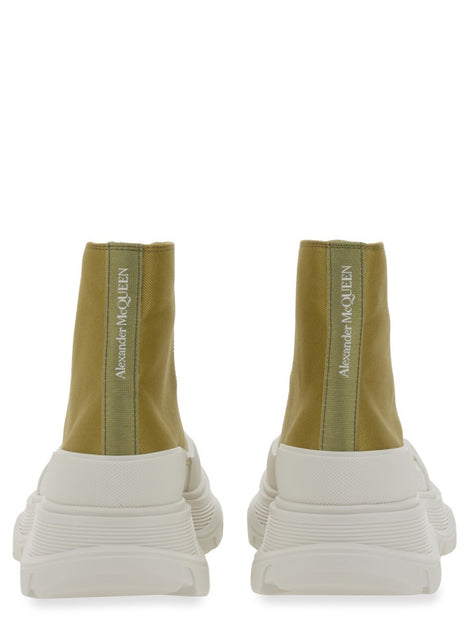 SNEAKER TREAD SLICK