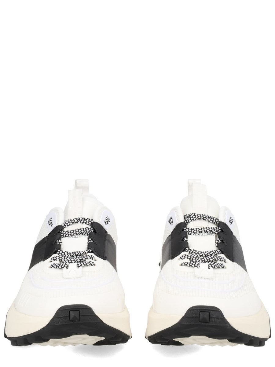 SNEAKER 