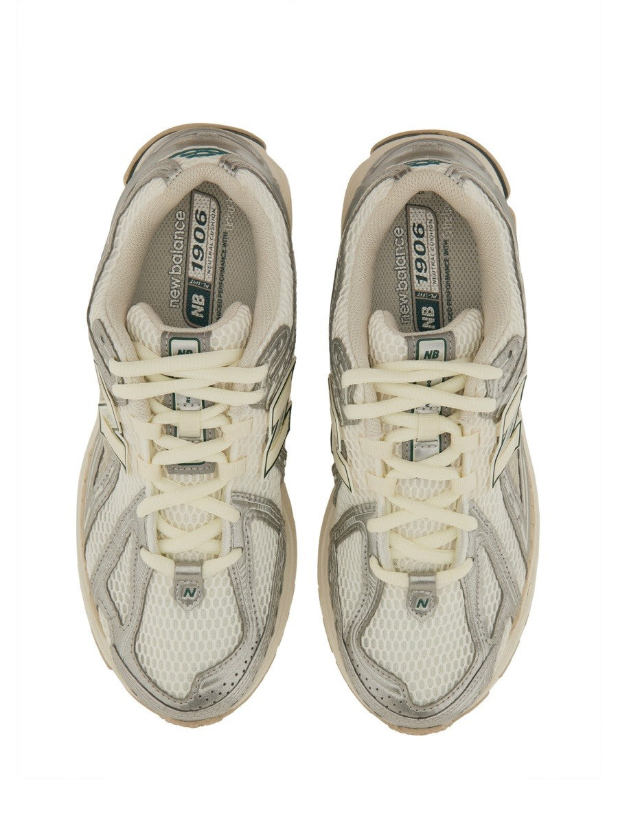 SNEAKER 