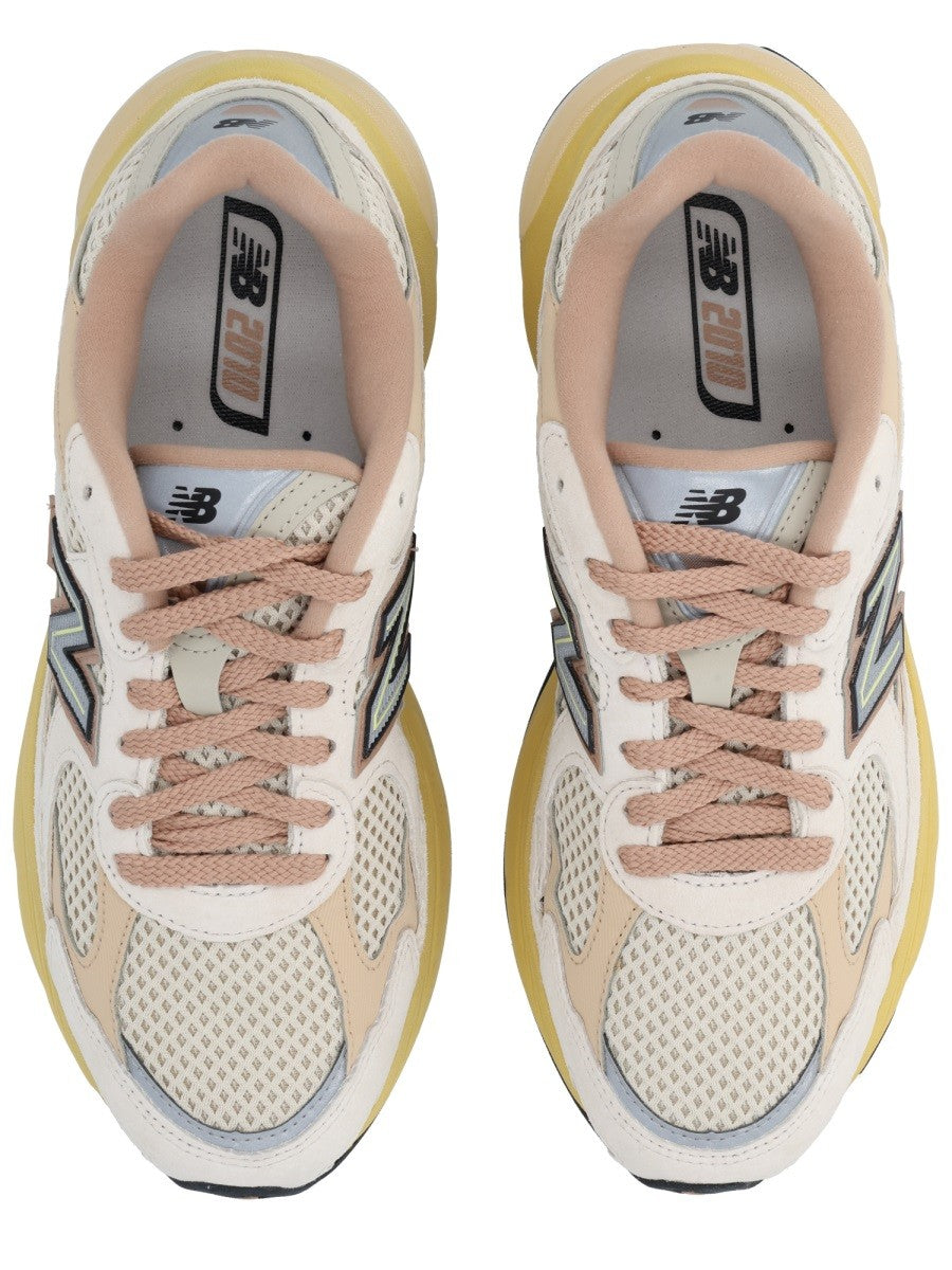 SNEAKER 