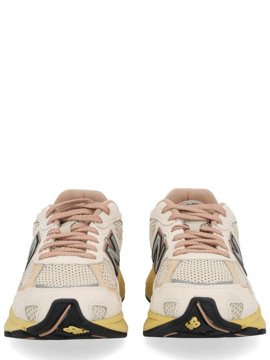 SNEAKER 
