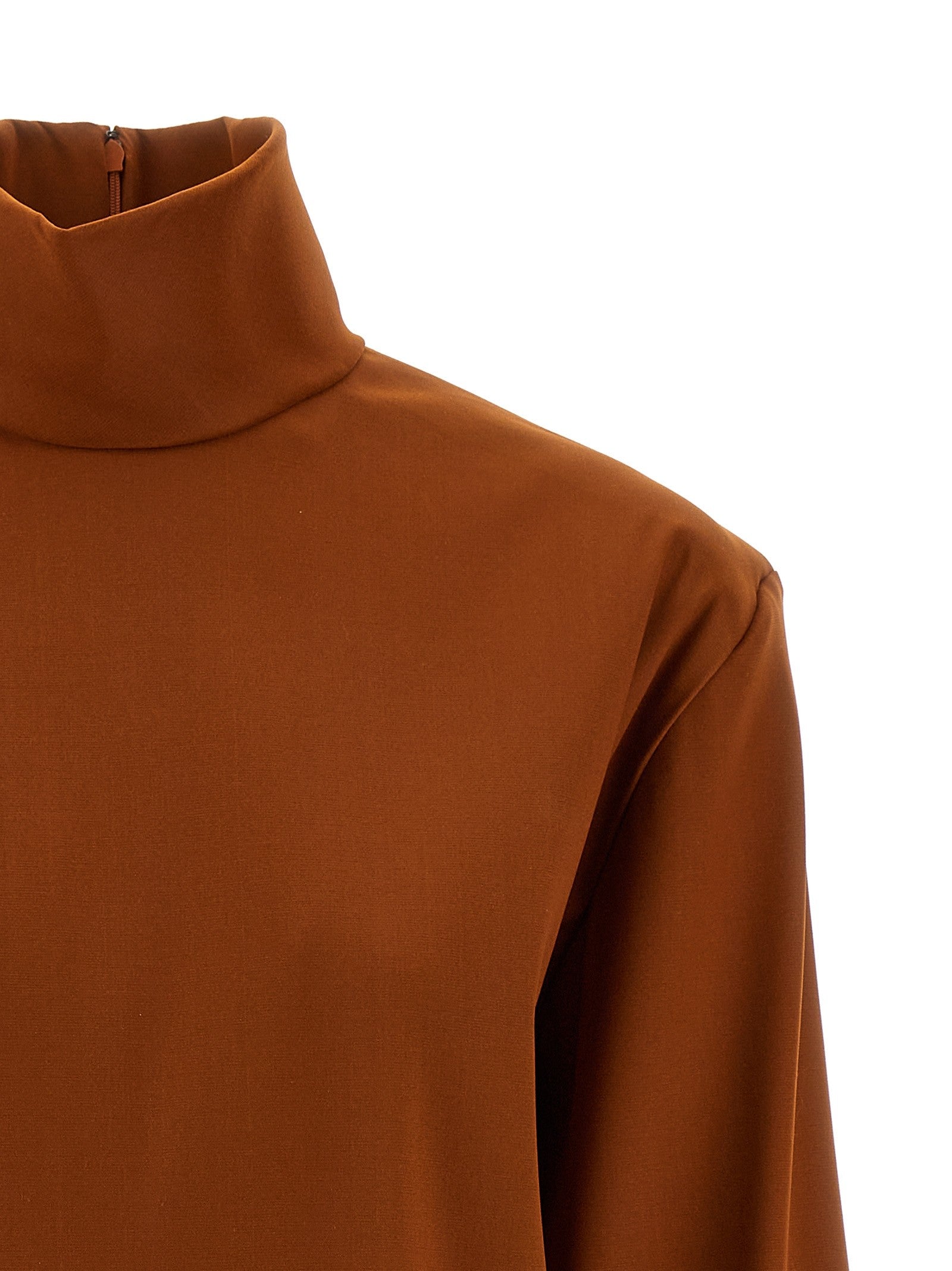 Structured shoulder sweater