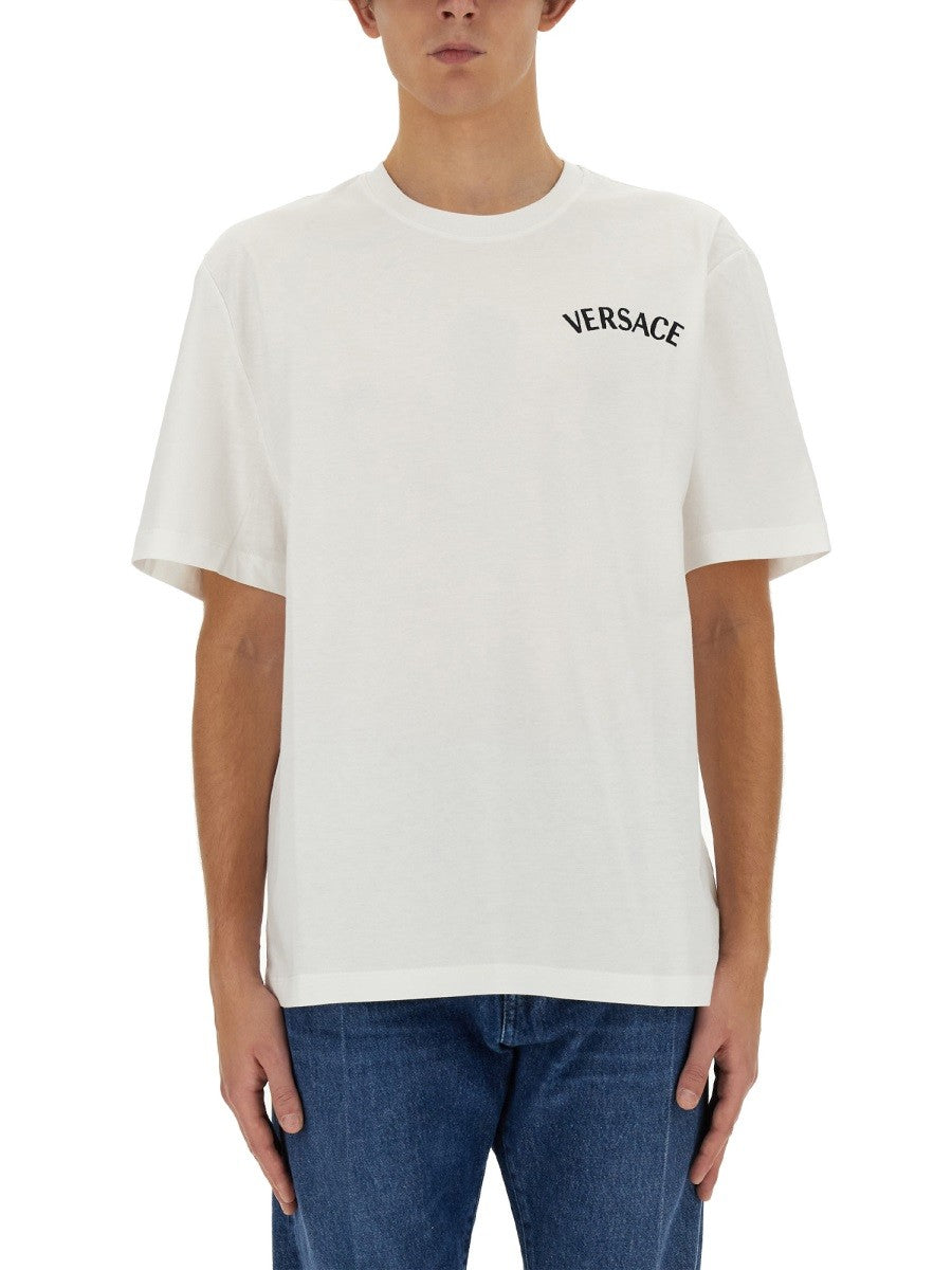 T-SHIRT WITH LOGO