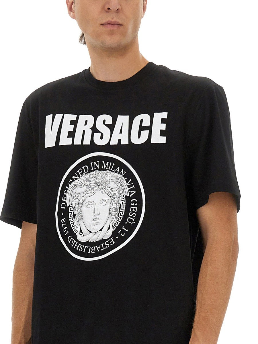T-SHIRT WITH LOGO