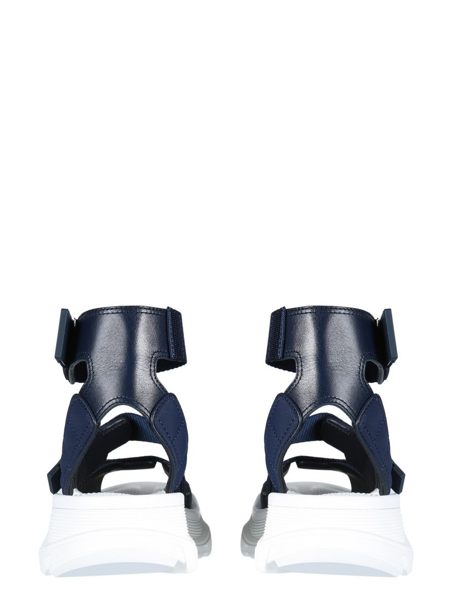 TREAD SANDALS