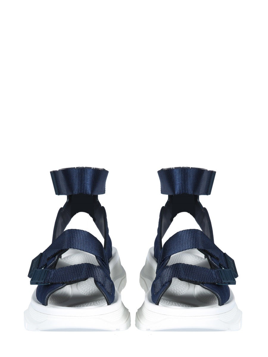 TREAD SANDALS