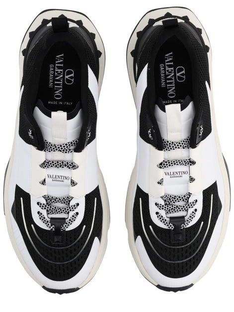 "TRUE ACT" SNEAKER