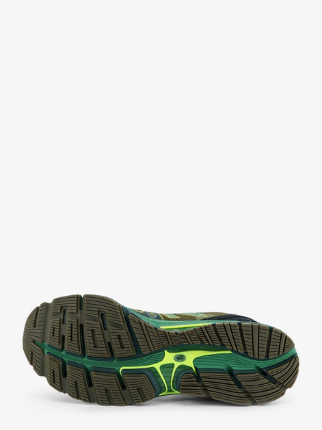 U18907 mesh sneakers with iconic side logo