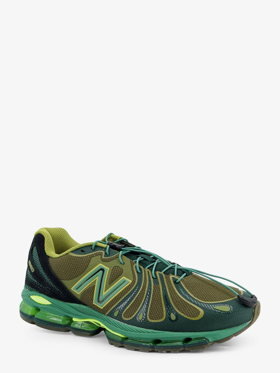 U18907 mesh sneakers with iconic side logo