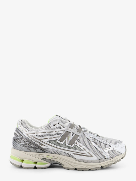 U19063 mesh sneakers with logo on the side