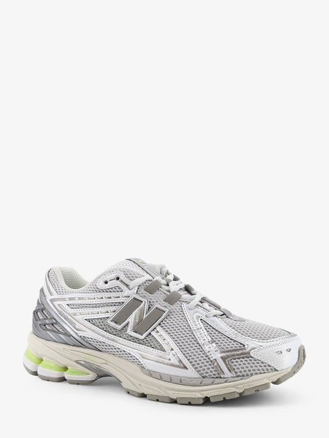 U19063 mesh sneakers with logo on the side