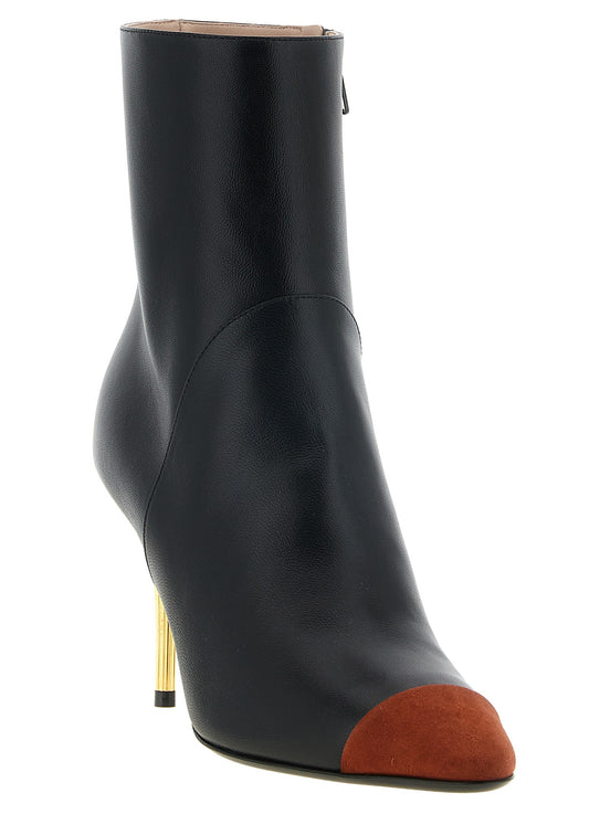 Valentino Garavani Valentino Garavani 'Sinead' ankle boots in black