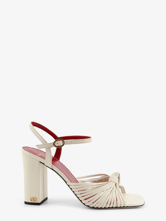 VG Annet leather sandals with metal VLogo