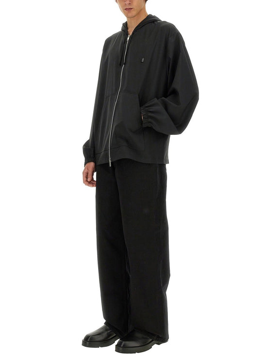 ZIP SWEATSHIRT.